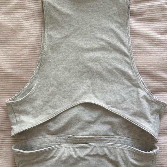 Outdoor voices cropped cream slash back tank - Picture 3 of 4